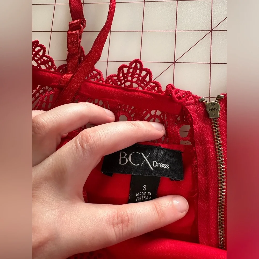 BCX size 3 NWT fiery red bodycon lace dress